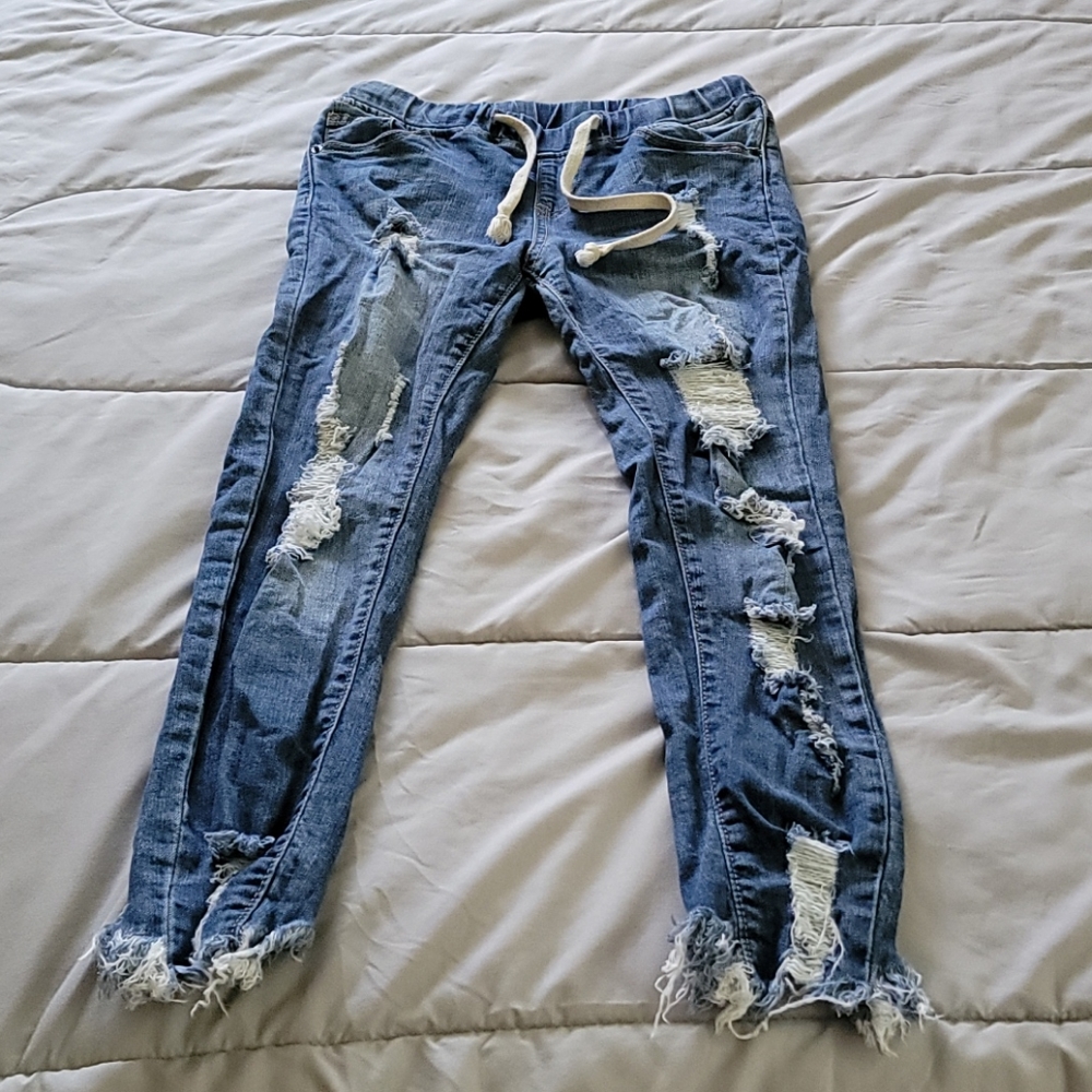 Distressed jeggings